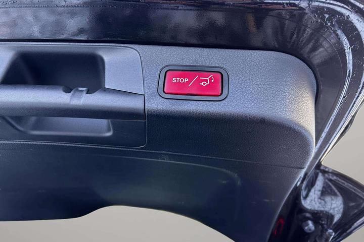 Sort Mercedes GLB200 fra 2022