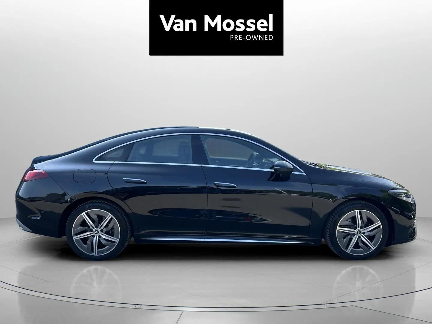 Sort Mercedes CLA250+ fra 2025