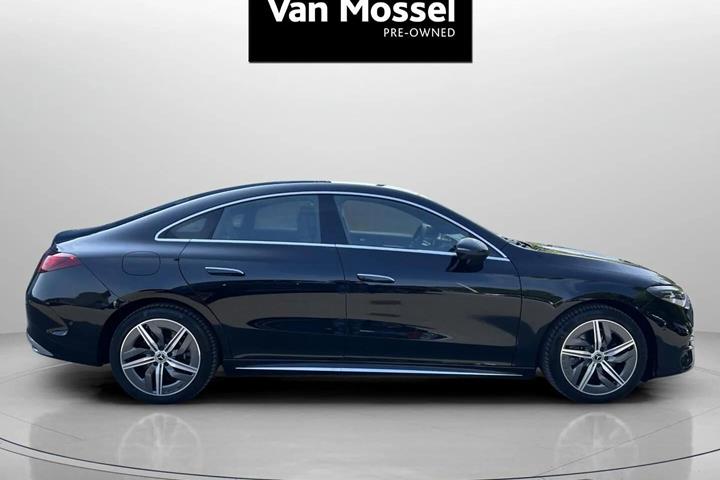 Sort Mercedes CLA250+ fra 2025