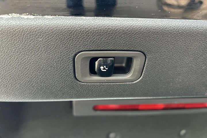 Sort Mercedes CLA250+ fra 2025