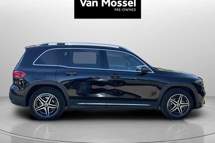 Sort Mercedes EQB 250+ fra 2025