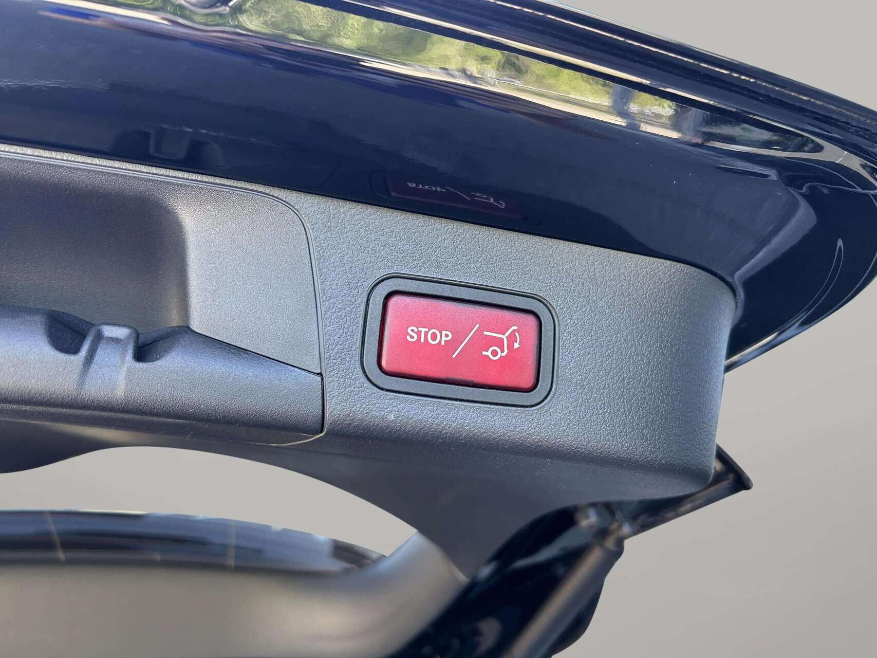 Sort Mercedes EQB 250+ fra 2025
