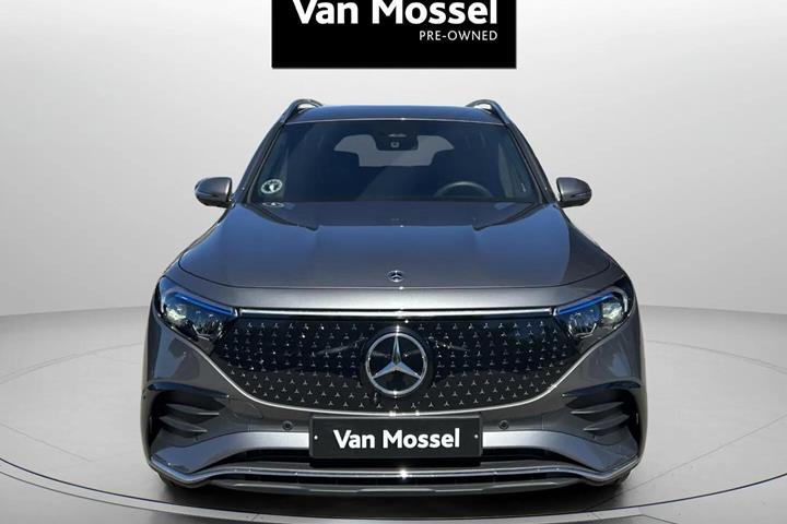 Grå Mercedes EQB 250+ fra 2025