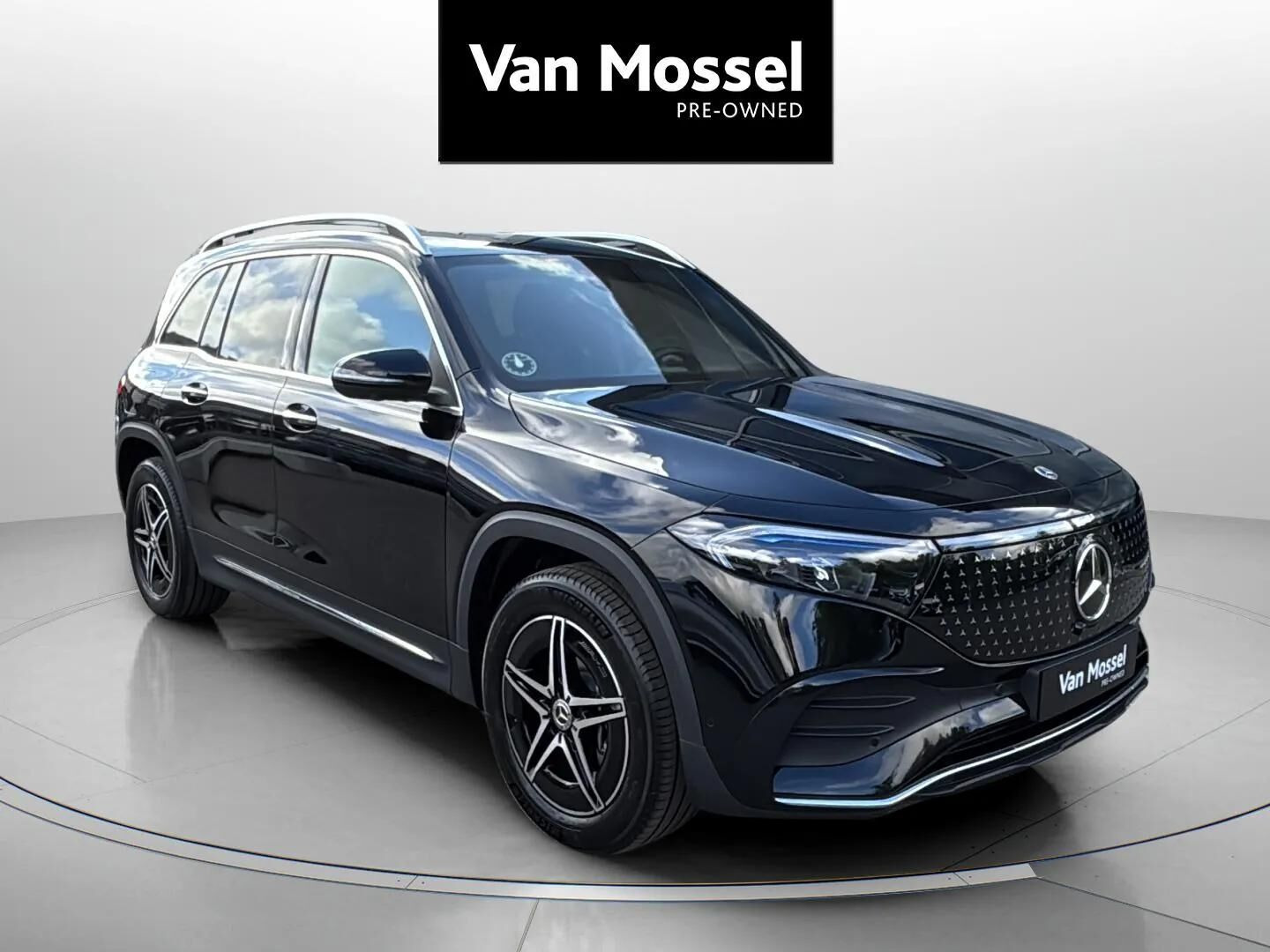 Sort Mercedes EQB 250+ fra 2025