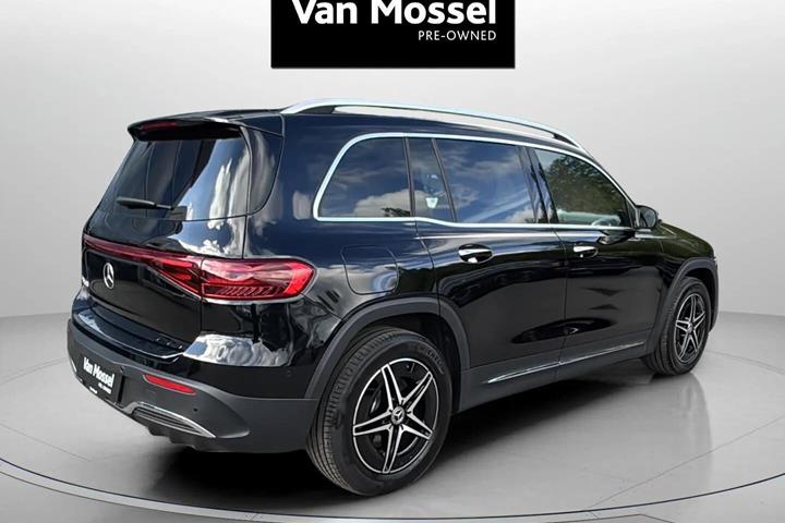 Sort Mercedes EQB 250+ fra 2025