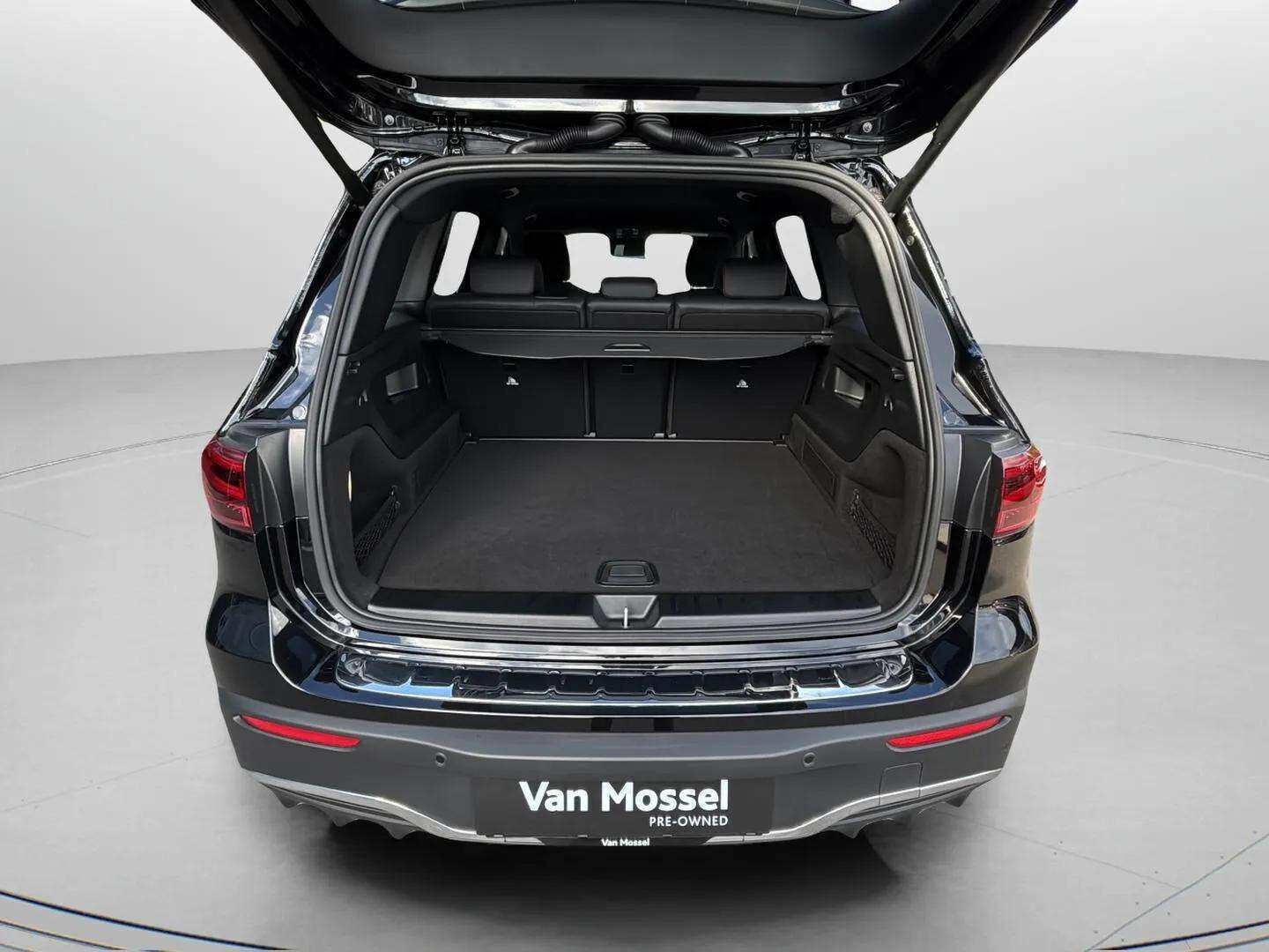 Sort Mercedes EQB 250+ fra 2025