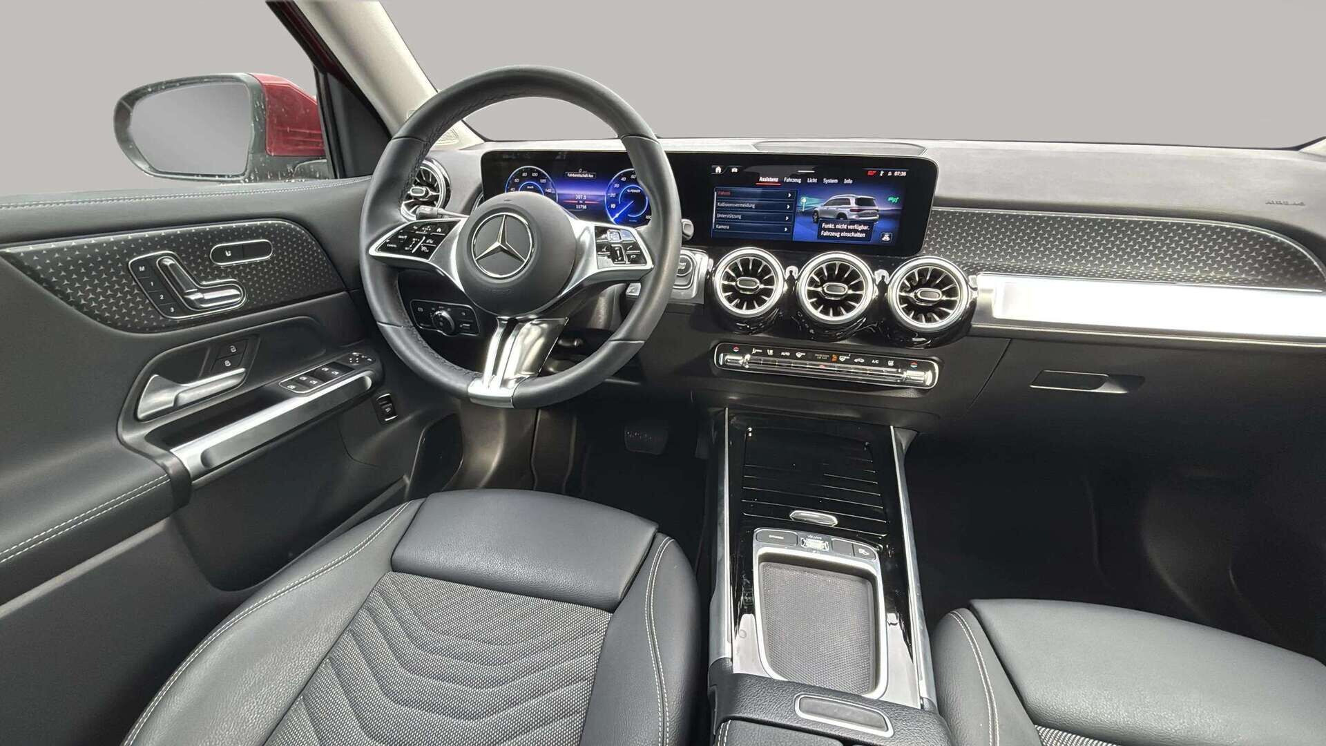 Rød Mercedes EQB 300 fra 2024