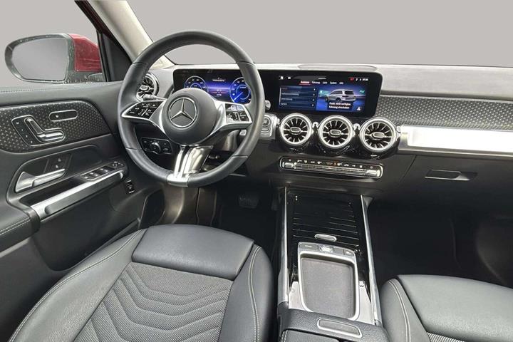 Rød Mercedes EQB 300 fra 2024