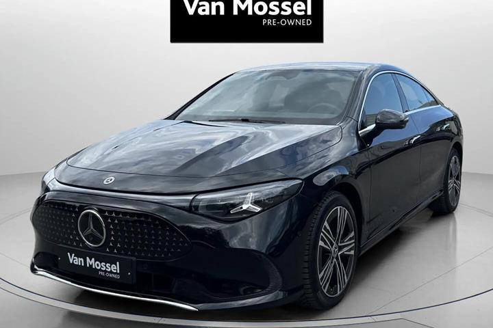 Sort Mercedes CLA250+ fra 2025 set udefra