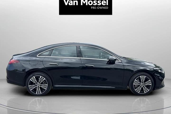 Sort Mercedes CLA250+ fra 2025