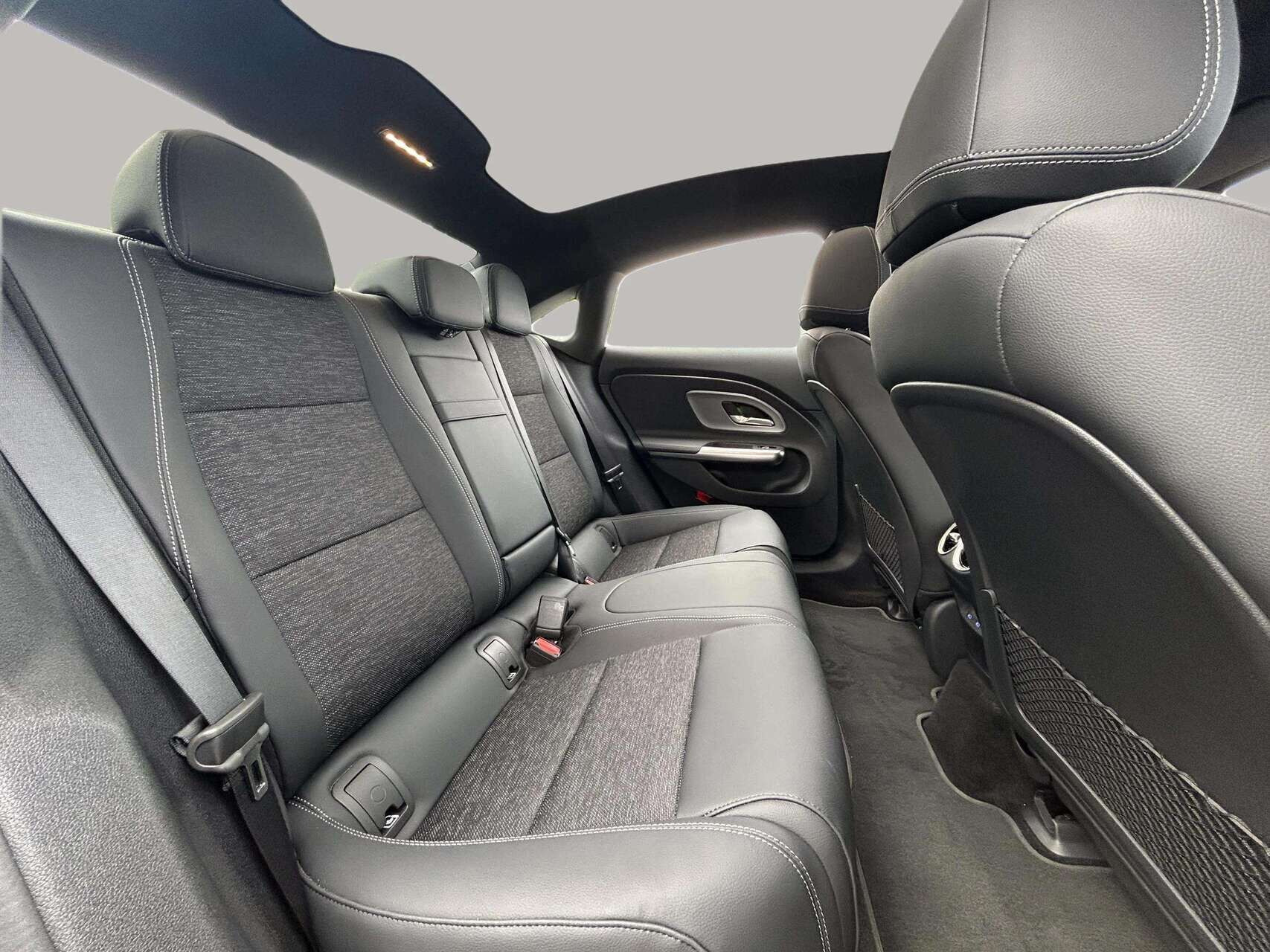 Sort Mercedes CLA250+ fra 2025