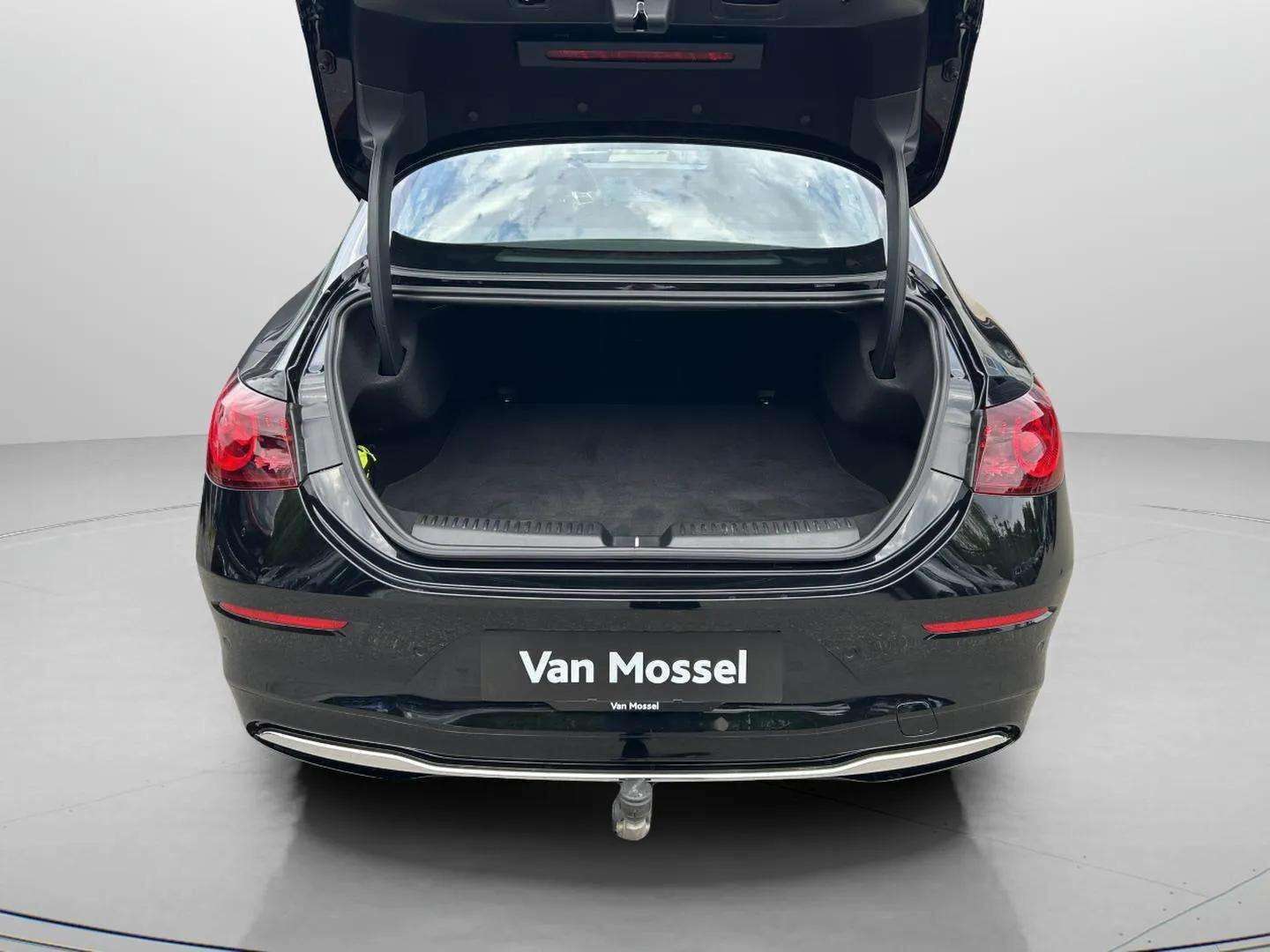 Sort Mercedes CLA250+ fra 2025
