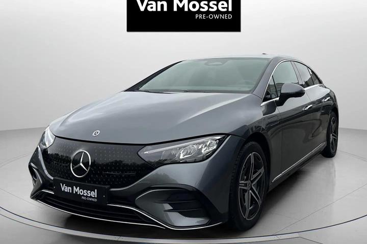 Grå Mercedes EQE 350+ fra 2025 set udefra