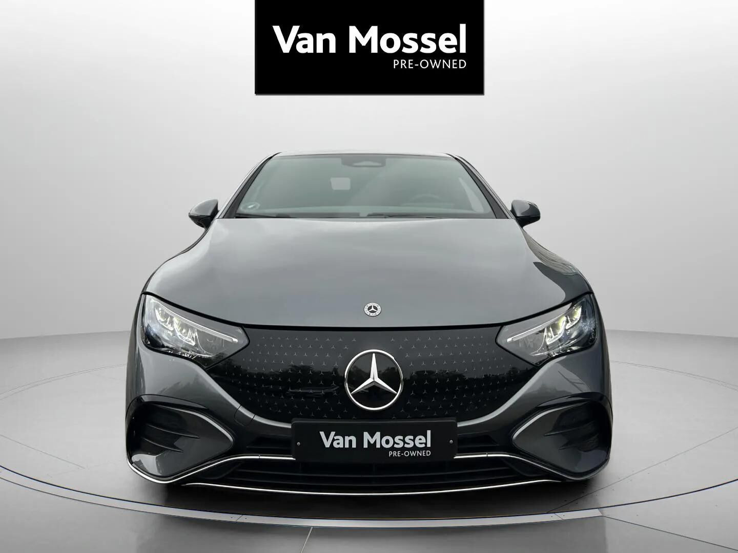 Grå Mercedes EQE 350+ fra 2025