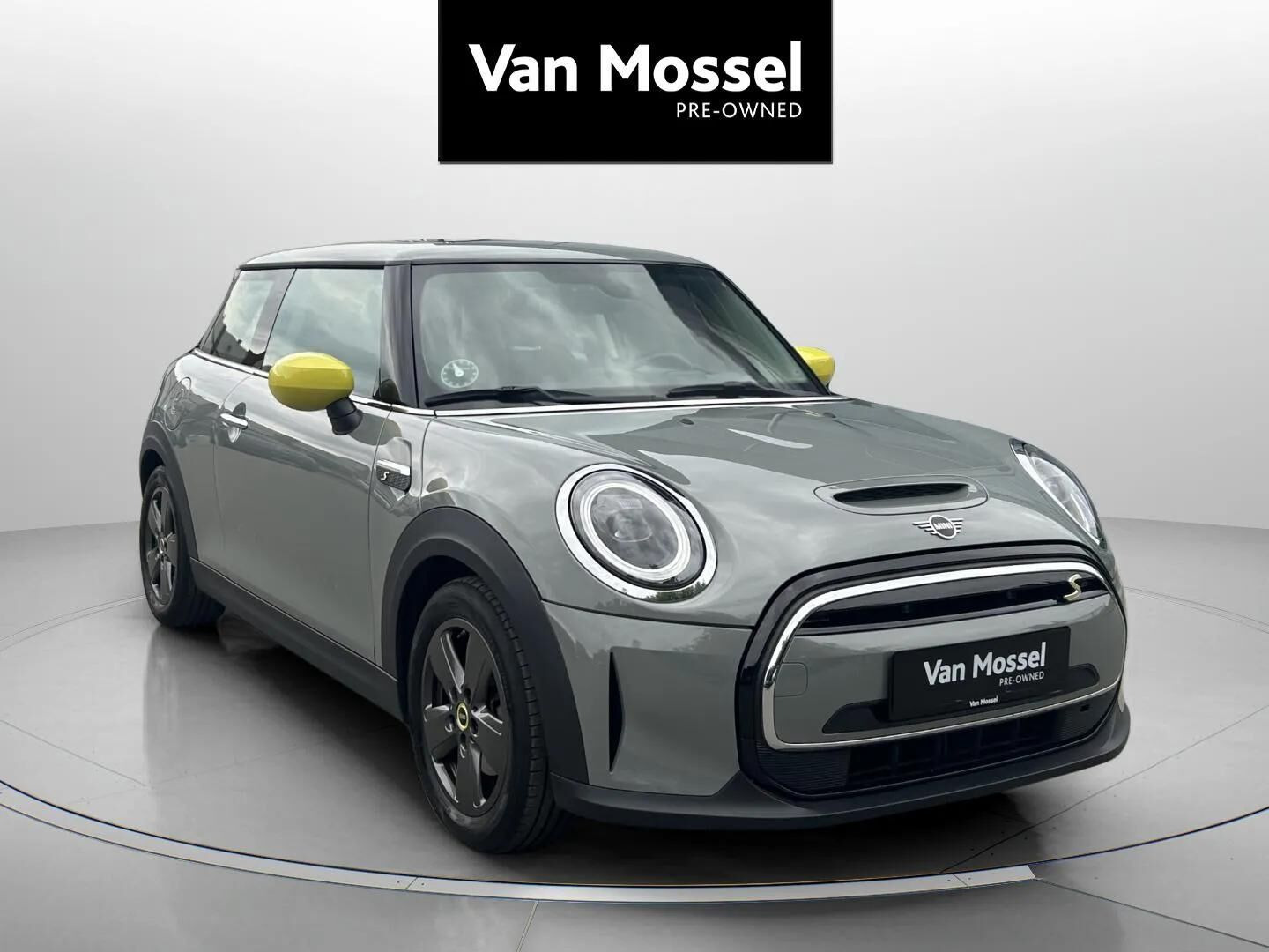Grå Mini Cooper fra 2022