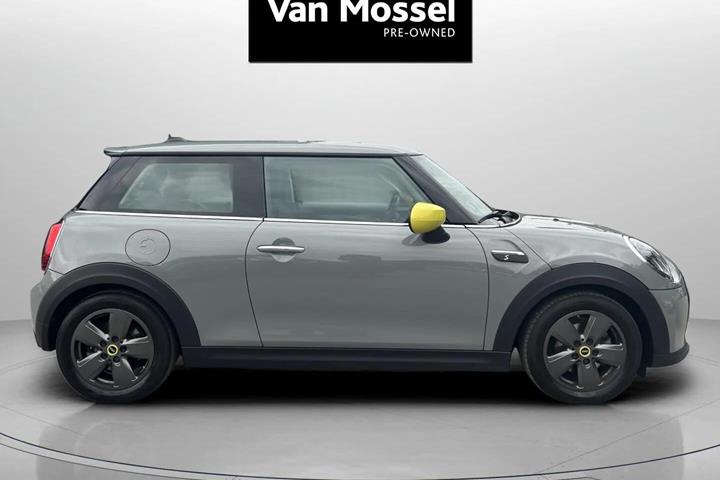 Grå Mini Cooper fra 2022