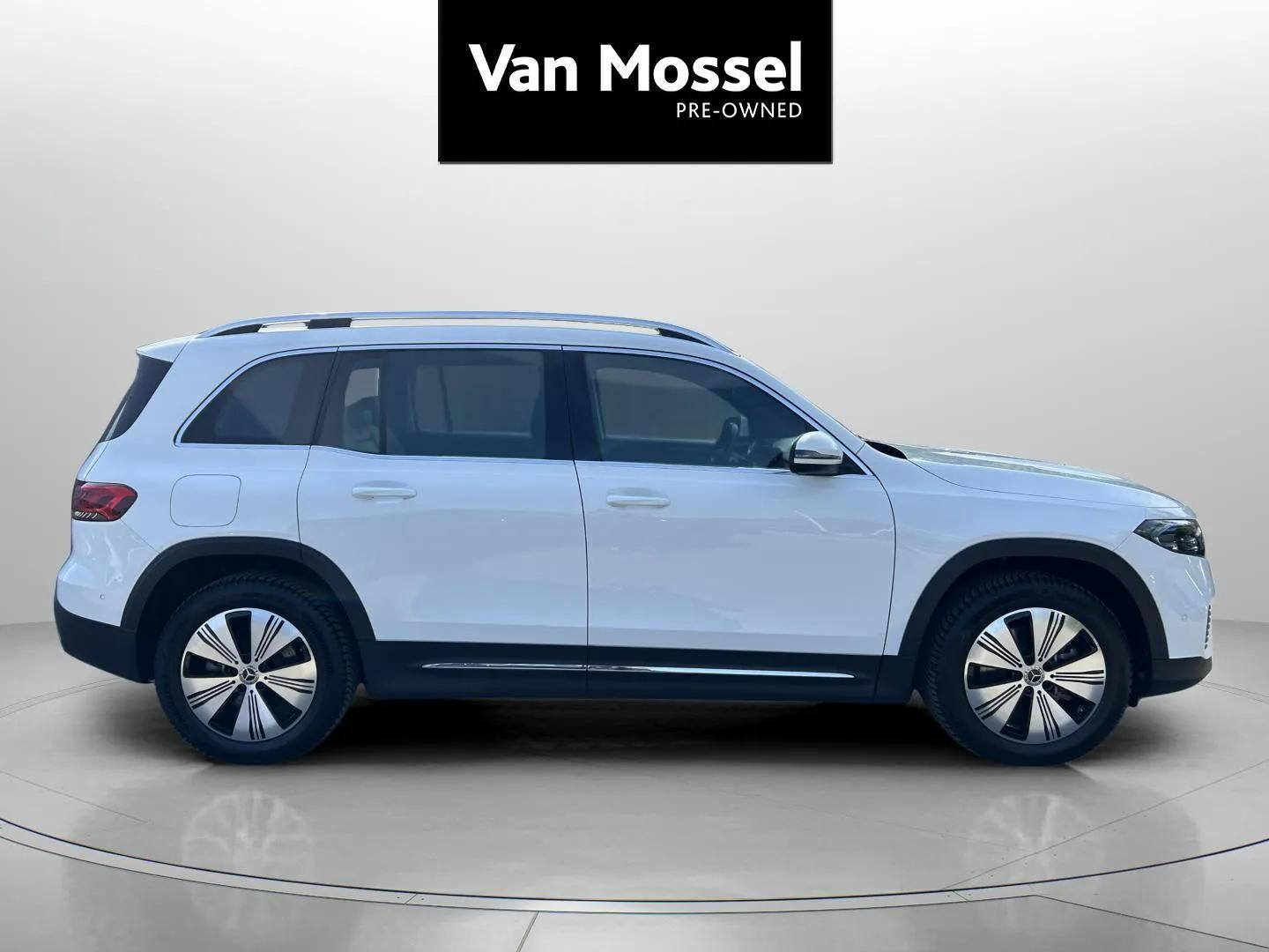 Hvid Mercedes EQB 250 fra 2023