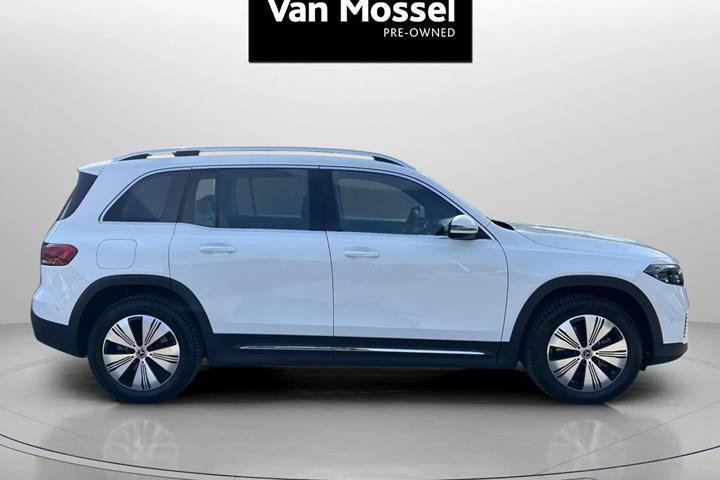 Hvid Mercedes EQB 250 fra 2023