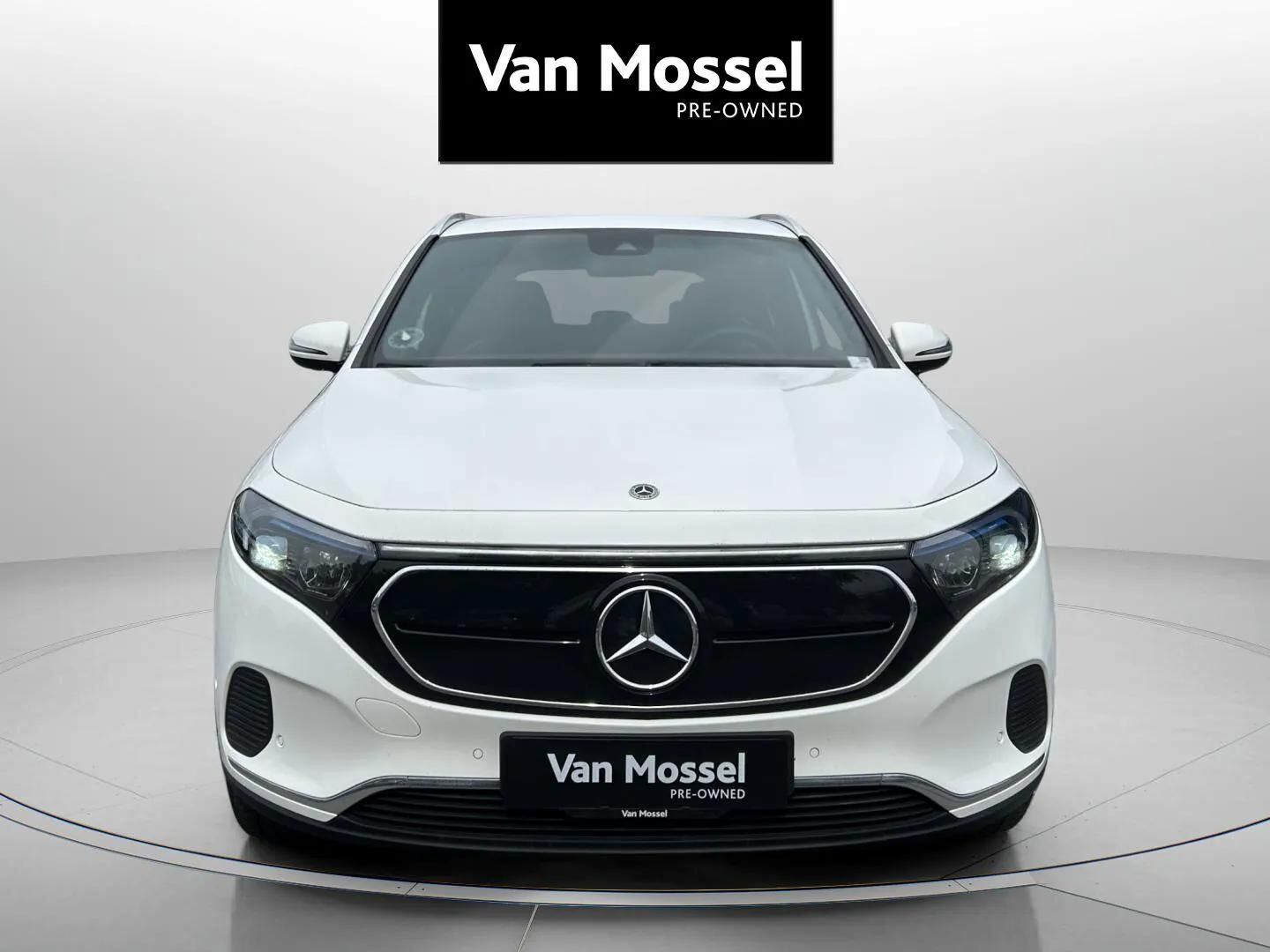 Hvid Mercedes EQA 250 fra 2023