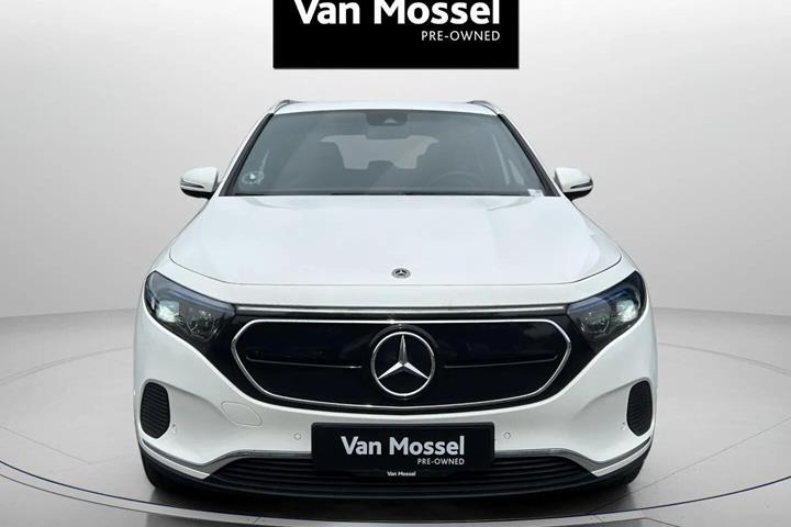 Hvid Mercedes EQA 250 fra 2023