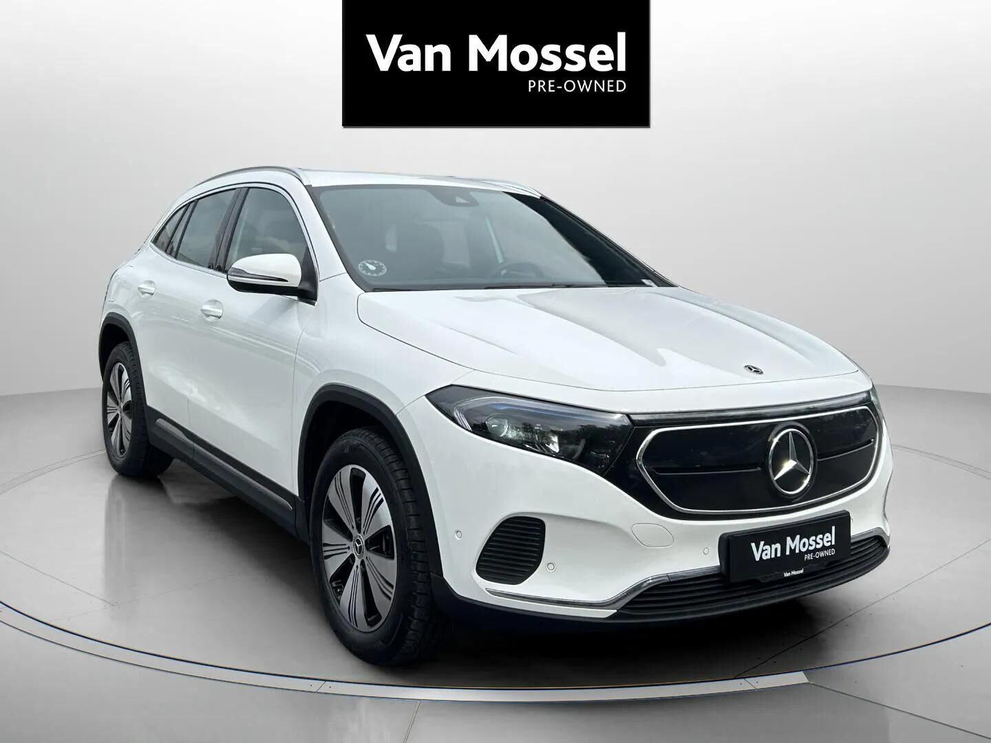 Hvid Mercedes EQA 250 fra 2023