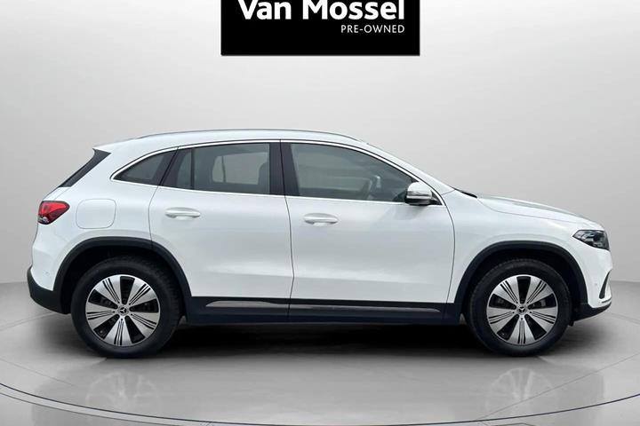 Hvid Mercedes EQA 250 fra 2023