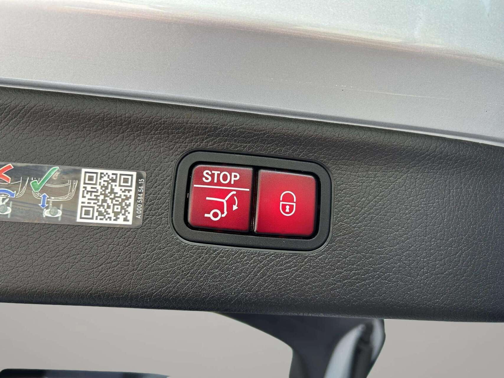 Sølv Mercedes EQS 450 fra 2023