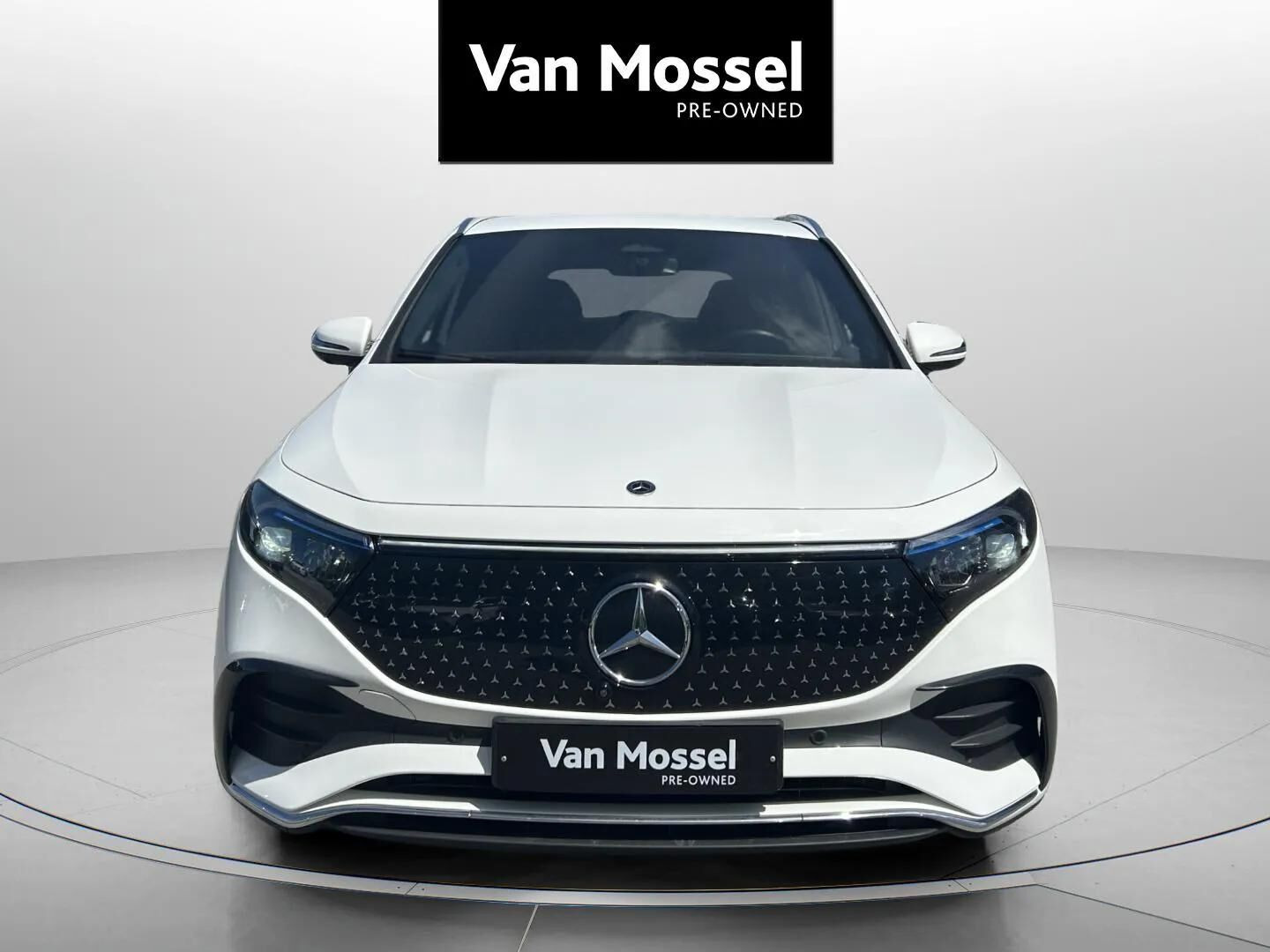 Hvid Mercedes EQA 250+ fra 2024