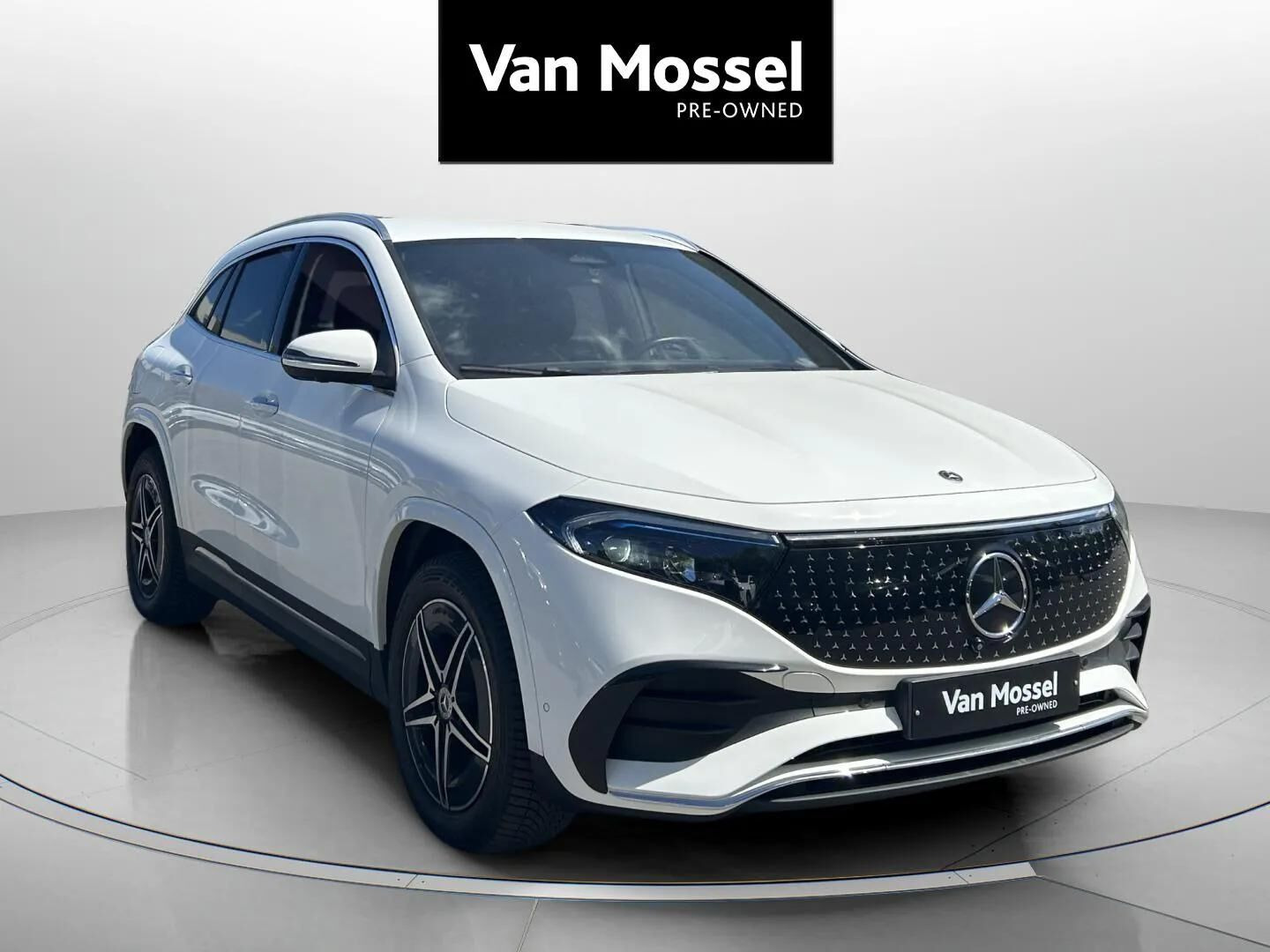 Hvid Mercedes EQA 250+ fra 2024