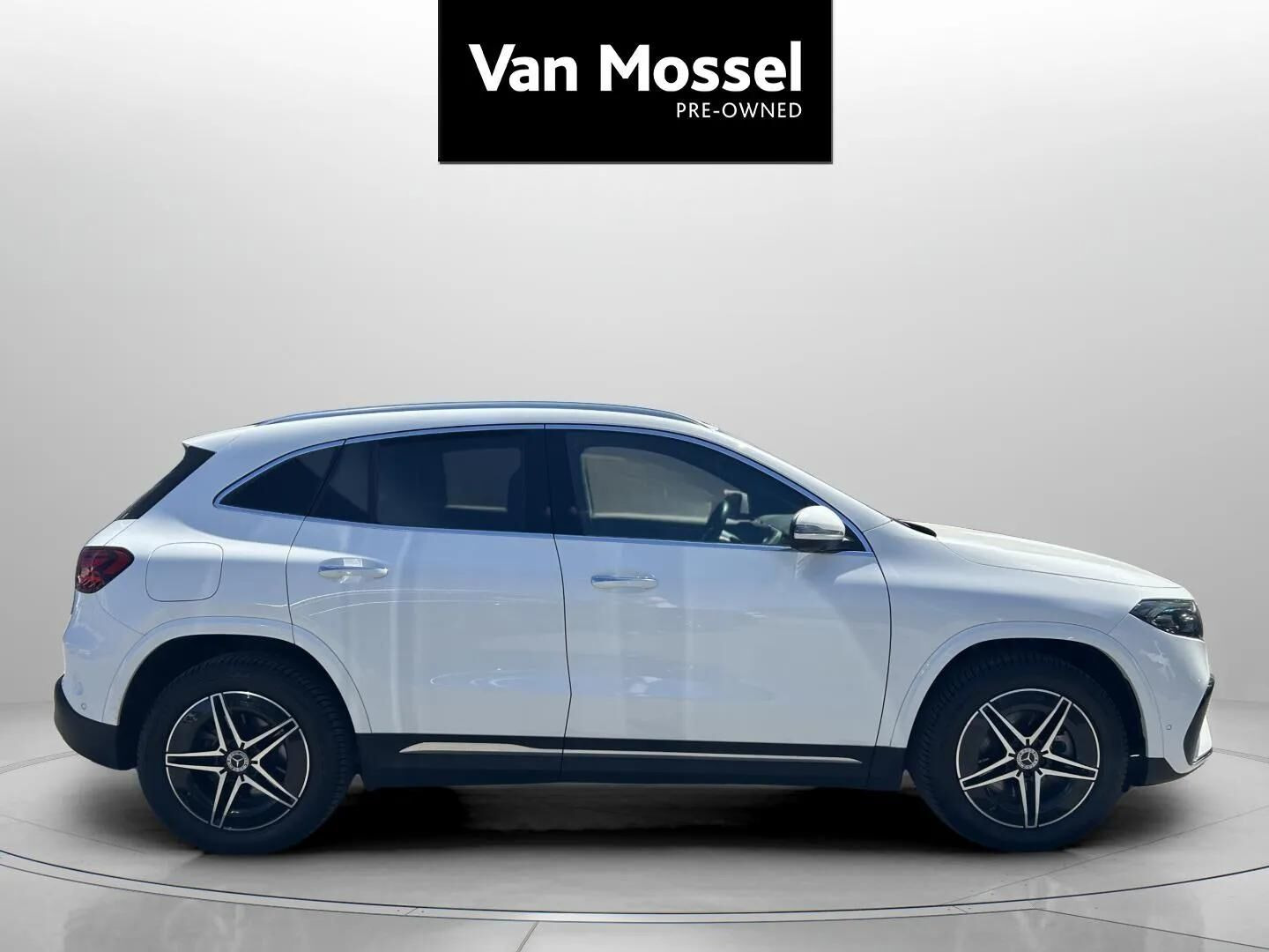 Hvid Mercedes EQA 250+ fra 2024