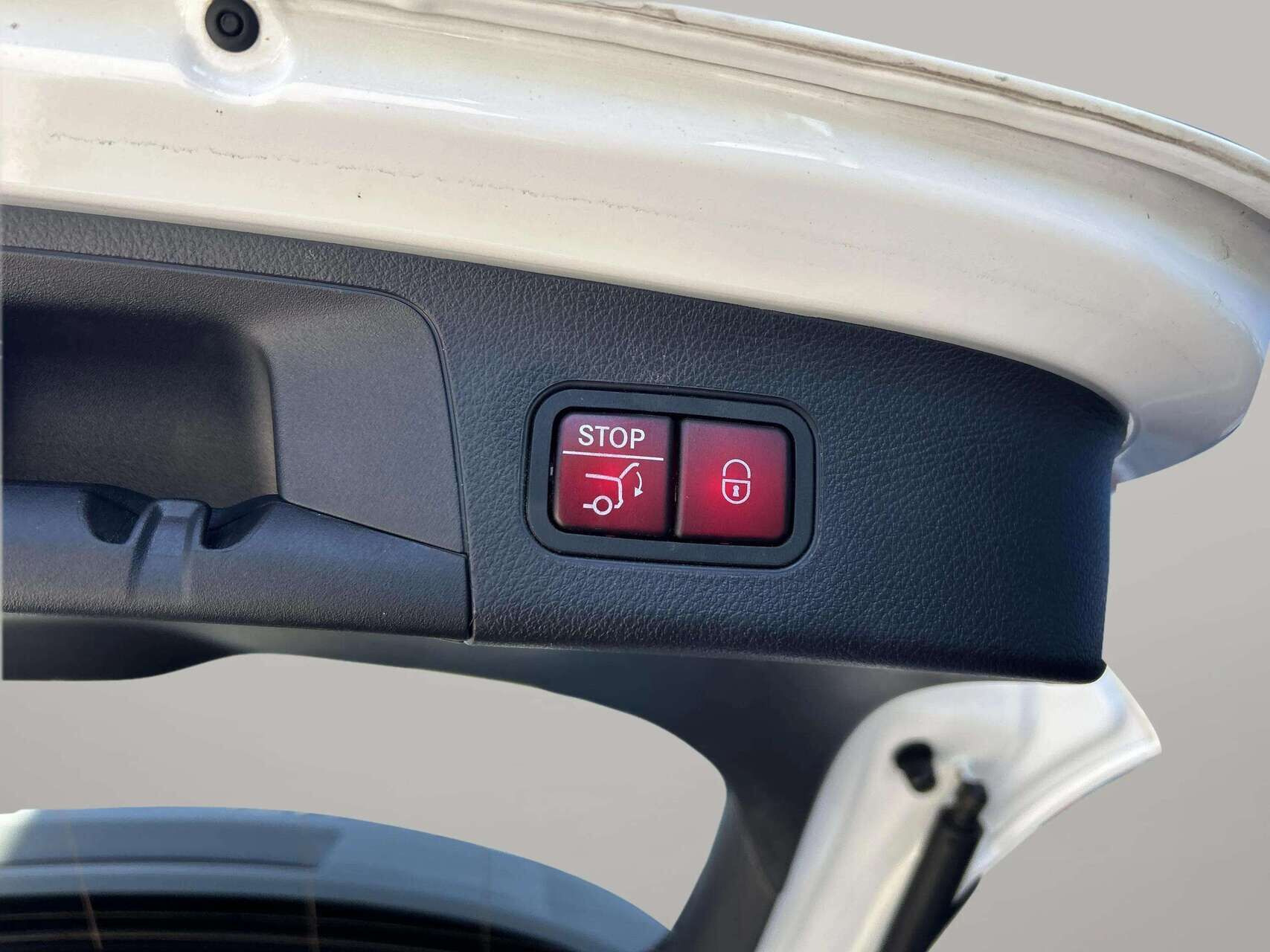 Hvid Mercedes EQA 250+ fra 2024