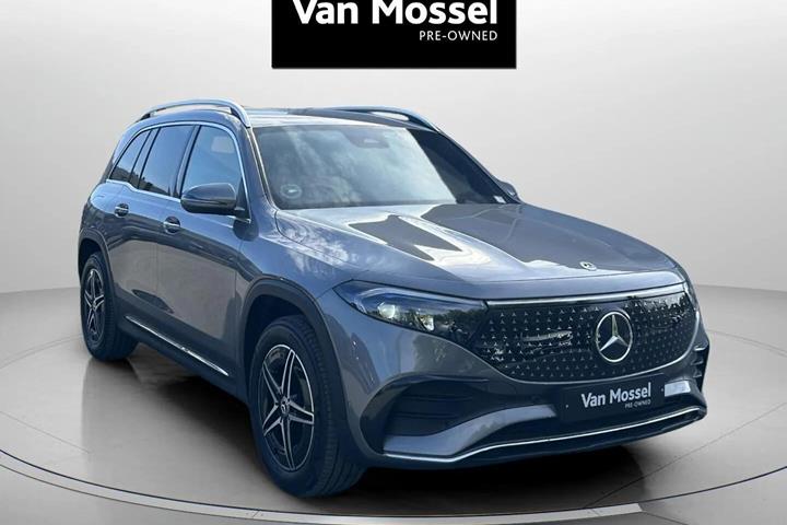 Grå Mercedes EQB 250+ fra 2025