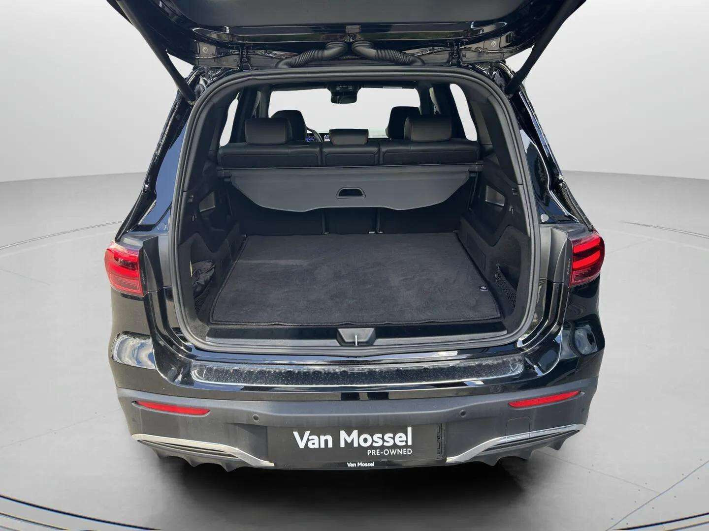 Sort Mercedes EQB 250+ fra 2024