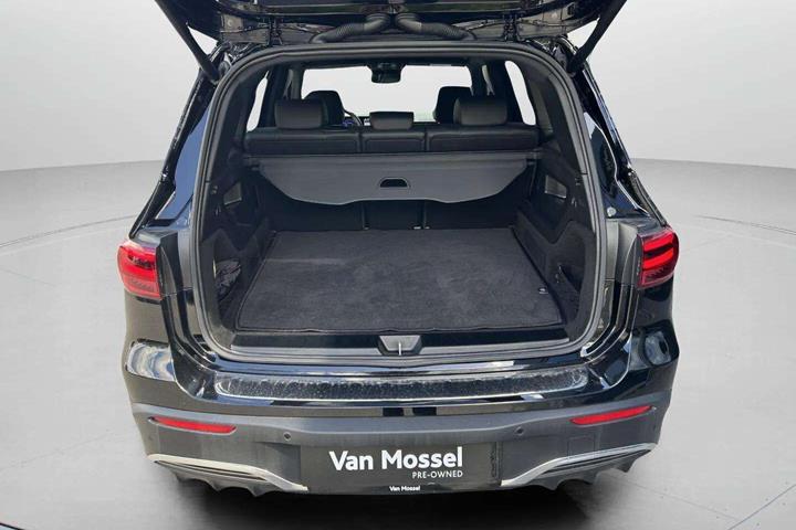 Sort Mercedes EQB 250+ fra 2024