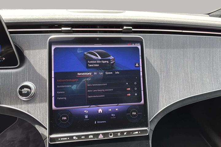 Grå Mercedes EQE 350 fra 2024