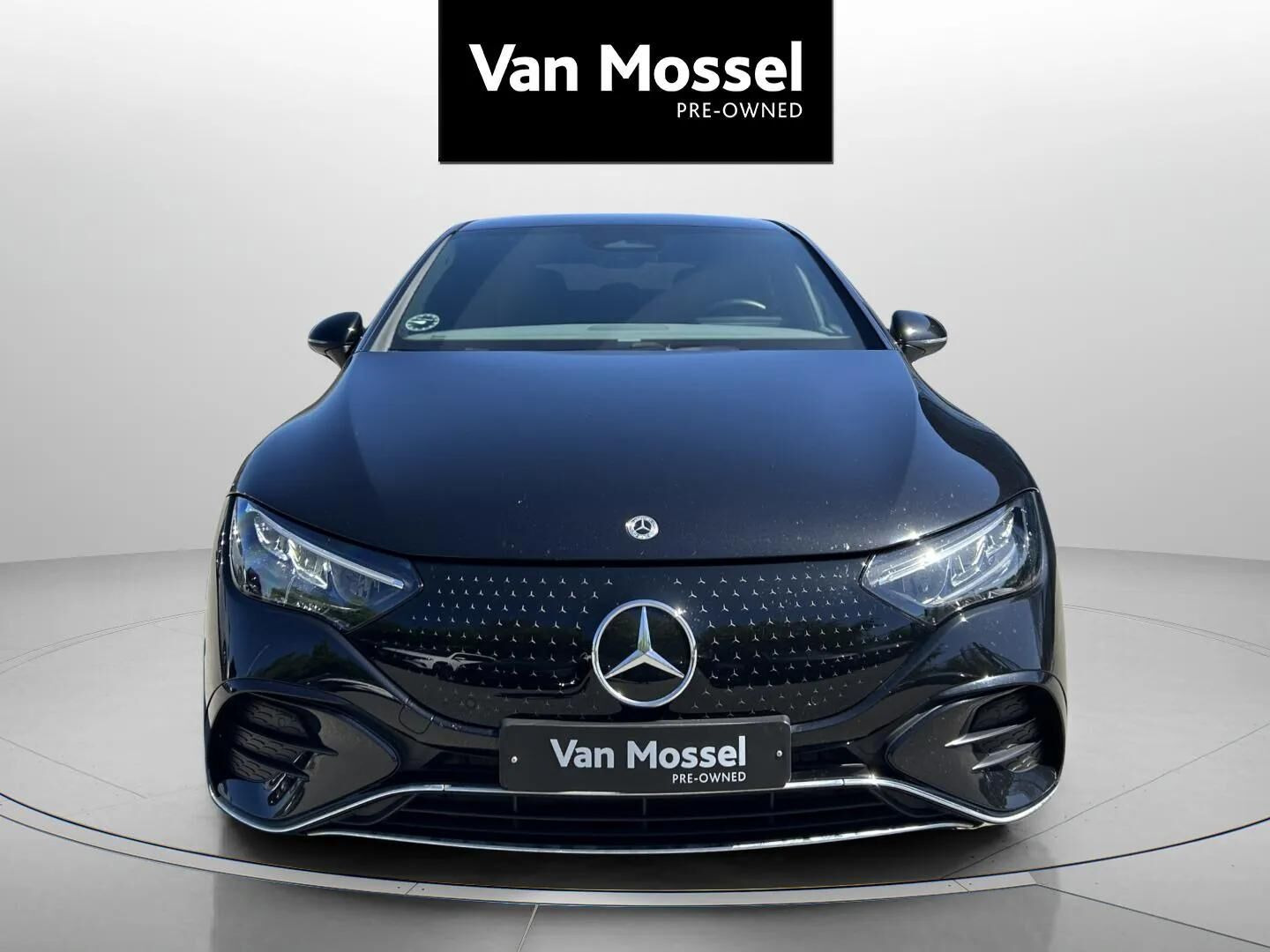 Sort Mercedes EQE 350 fra 2024