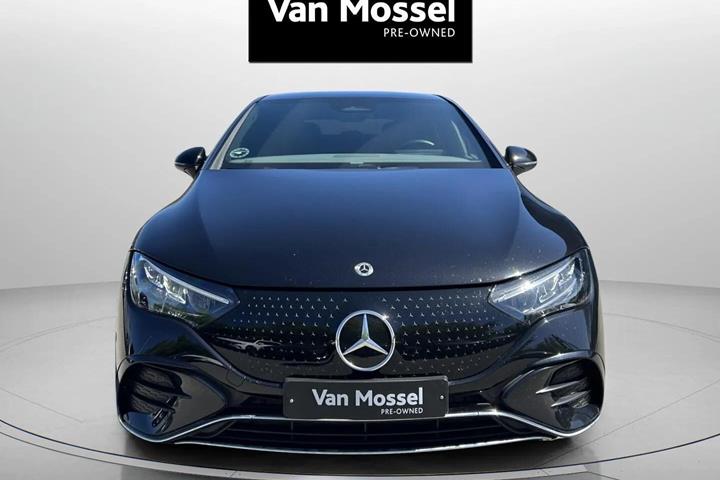 Sort Mercedes EQE 350 fra 2024