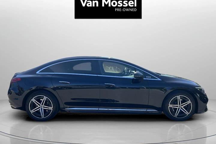Sort Mercedes EQE 350 fra 2024