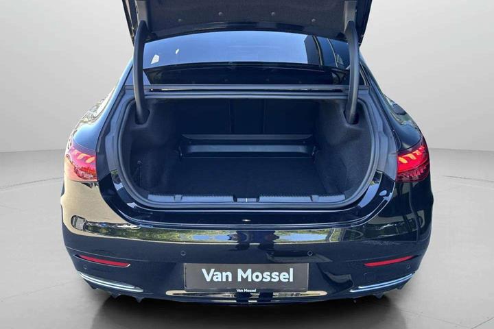 Sort Mercedes EQE 350 fra 2024