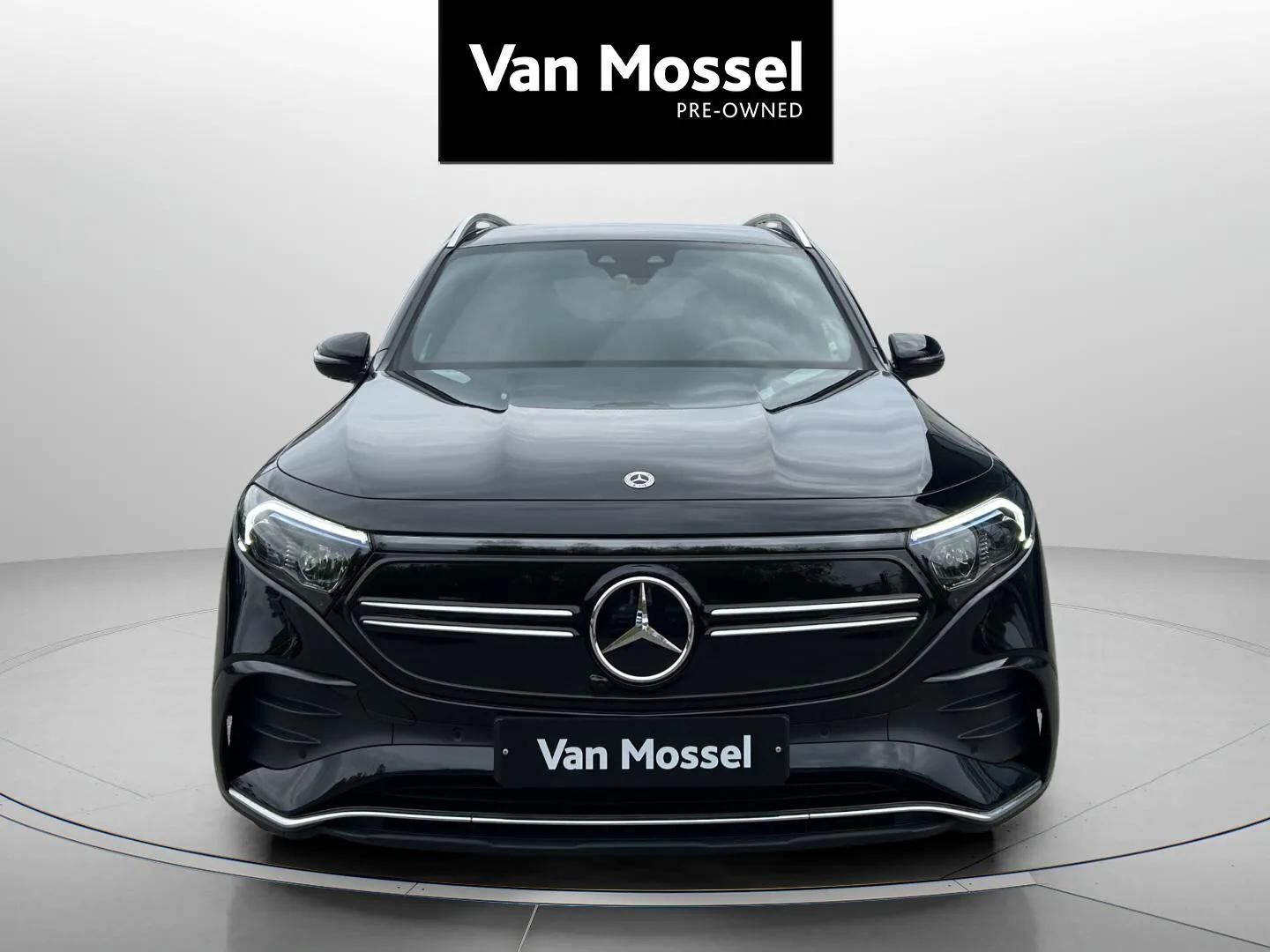 Sort Mercedes EQB 250+ fra 2024