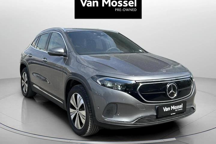 Grå Mercedes EQA 350 fra 2025 set udefra