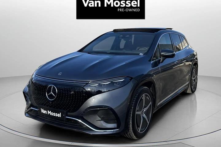 Grå Mercedes EQS 450+ fra 2023 set udefra