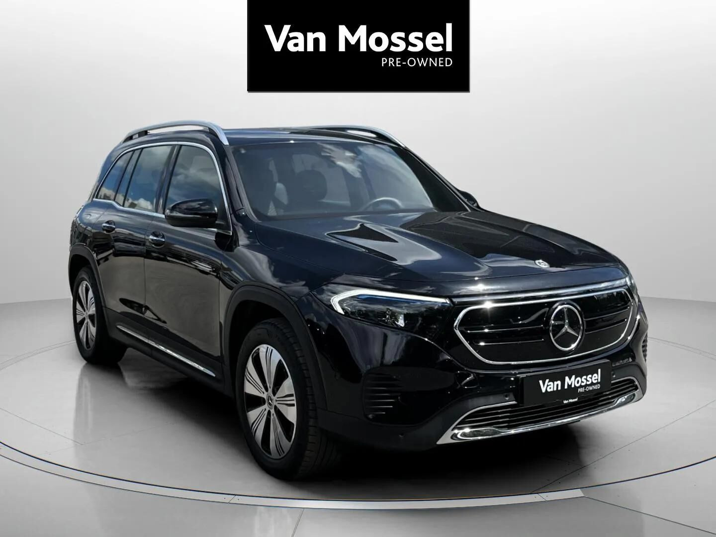 Sort Mercedes EQB 250 fra 2023
