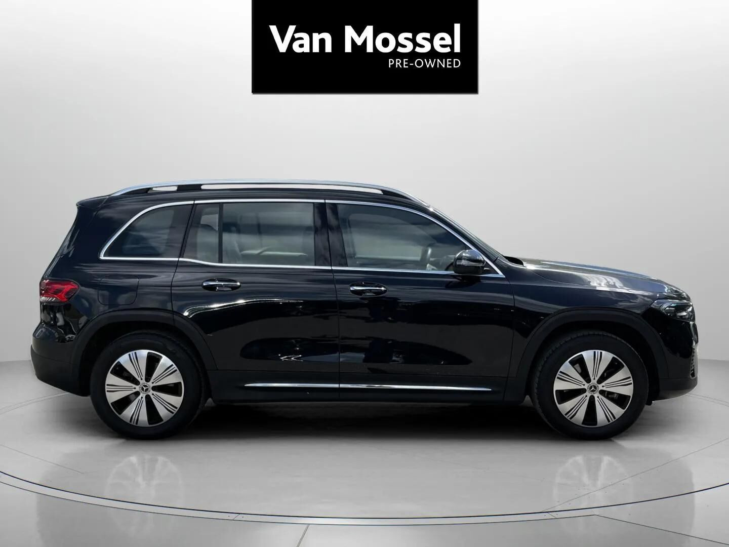 Sort Mercedes EQB 250 fra 2023