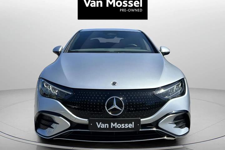 Sølv Mercedes EQE 350 fra 2023