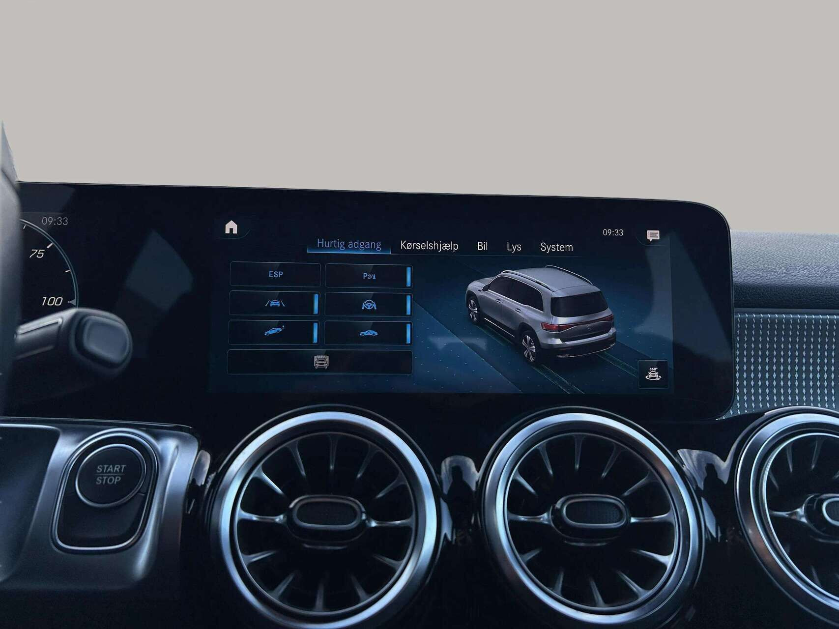 Grå Mercedes EQB 250 fra 2023