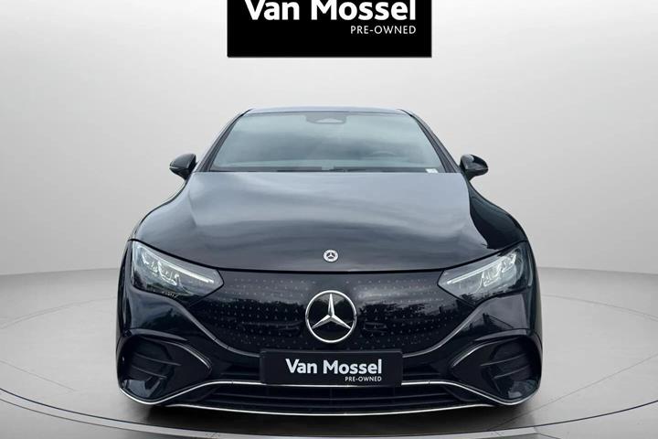 Sort Mercedes EQE 350 fra 2023