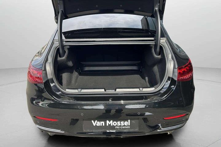 Sort Mercedes EQE 350 fra 2023