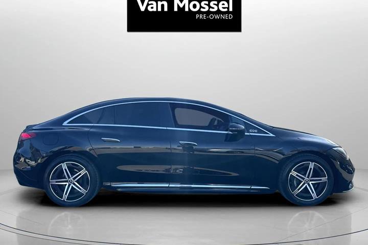 Sort Mercedes EQE 350 fra 2023