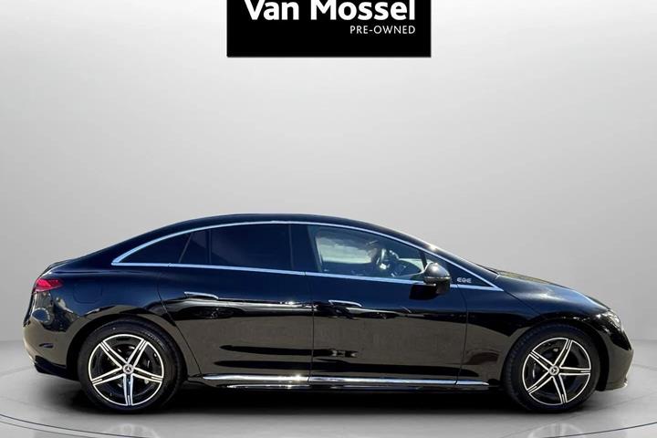 Sort Mercedes EQE 350 fra 2023